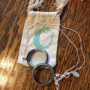 Origami Owl lg silver locket w/16-18”necklace and